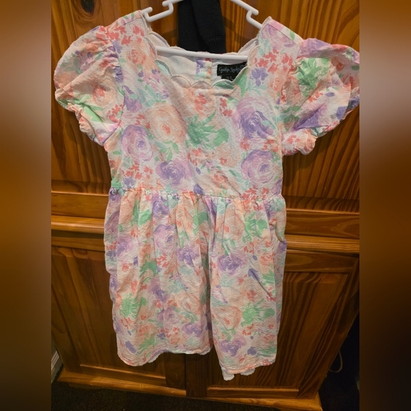 Bundle Of Girls Floral Ruffle Dresses, 1 High And Low Skirt And Dress - Picture 4 of 10